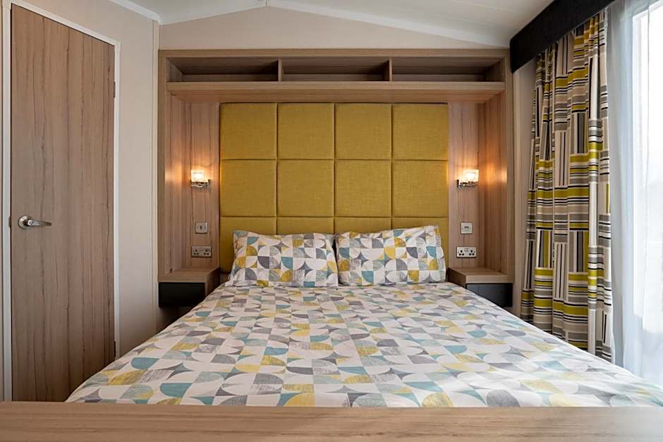 ELVIS, King Of The Caravans, 6 Berth