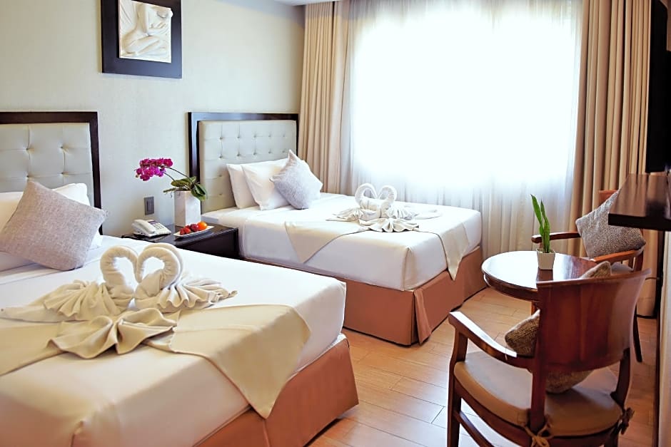Aura One Hotel