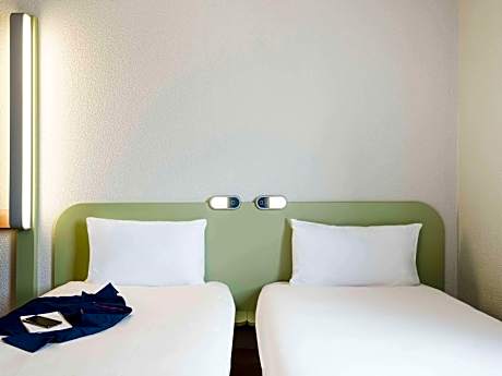 TWIN - Room with twin beds