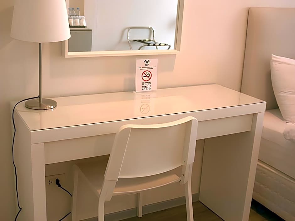 Ratchadamnoen Residence