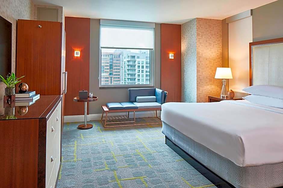 Renaissance by Marriott Atlanta Midtown Hotel