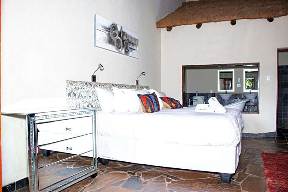 Mela Luxury Game Lodge