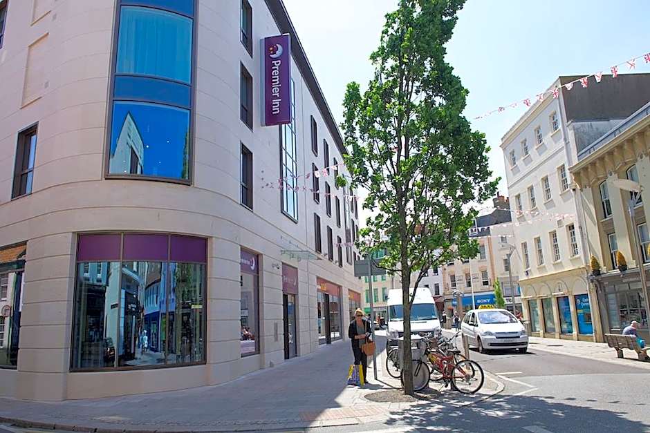 Premier Inn Jersey St Helier (Charing Cross)