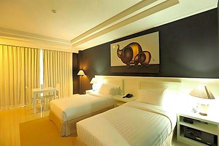 La Vie En Rose Hotel