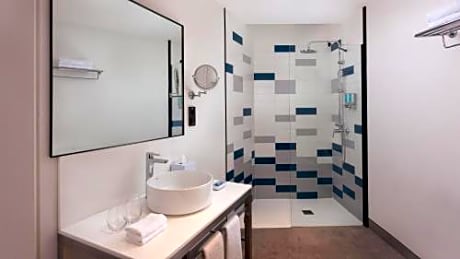 Aloft Premium King, Larger Guest room, 1 King