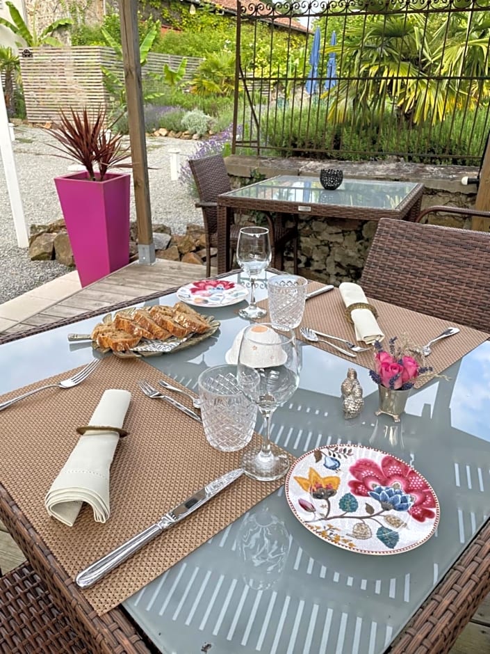 Maison Hirondelles Hôtes