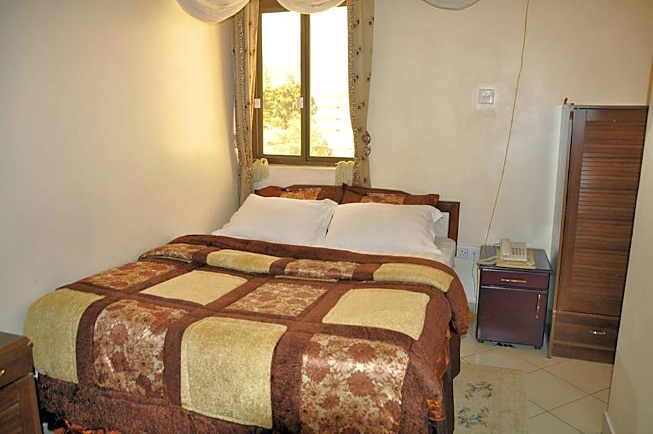Rich Hotel