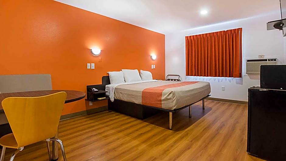 Motel 6-Marshalltown, IA