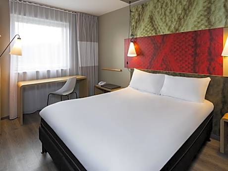 Standard Room with One Double Bed and Two Single Beds