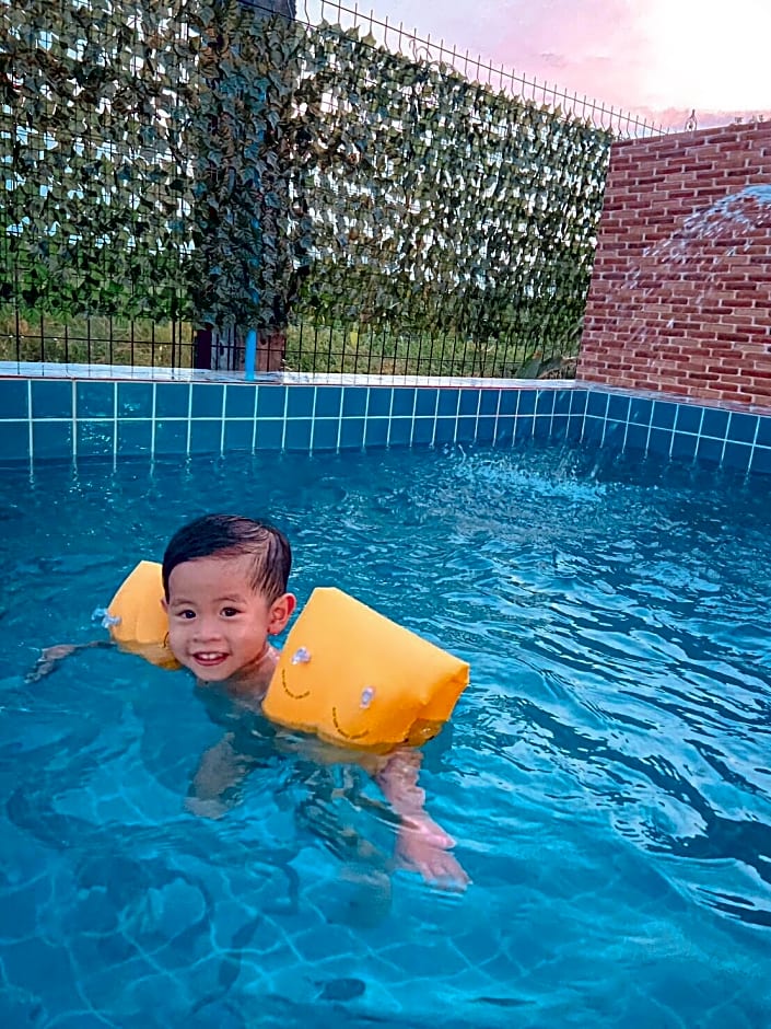 Poonisavilla ????????????