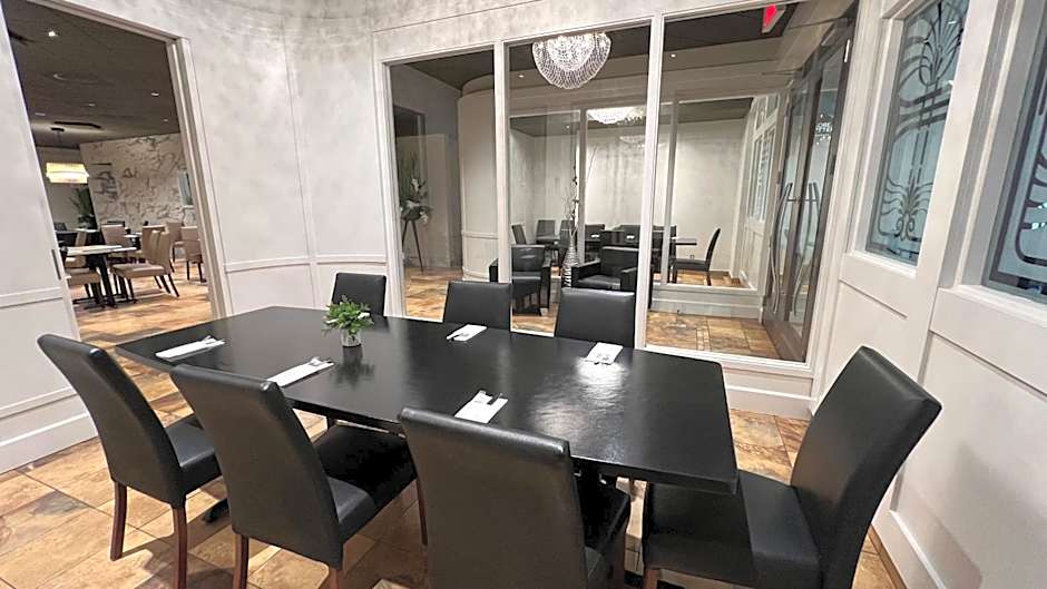 Hotel & Suites Le Dauphin Drummondville