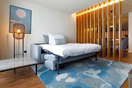 SUPERIOR ONE BEDROOM APARTMENT