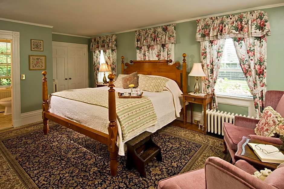 Captain's House Inn