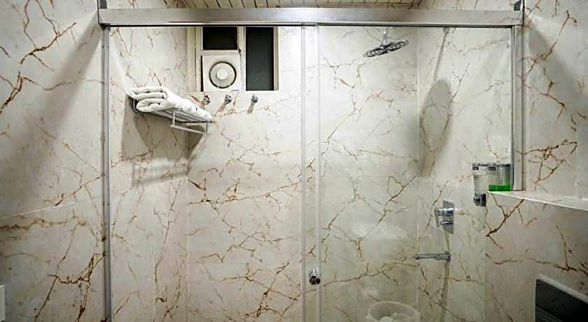 Hotel Nirvana Palace Near Parmarth Niketan