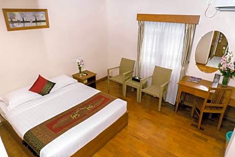 Junior Superior Room