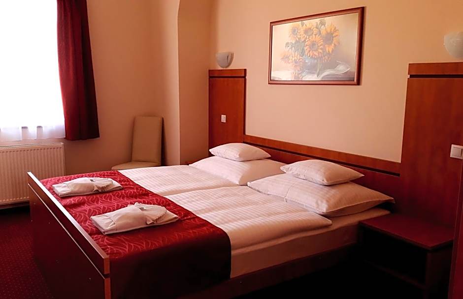 Diana Club Hotel