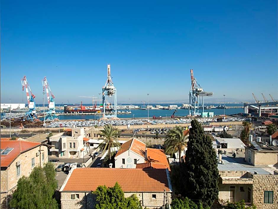 Golden Crown Haifa Hotel