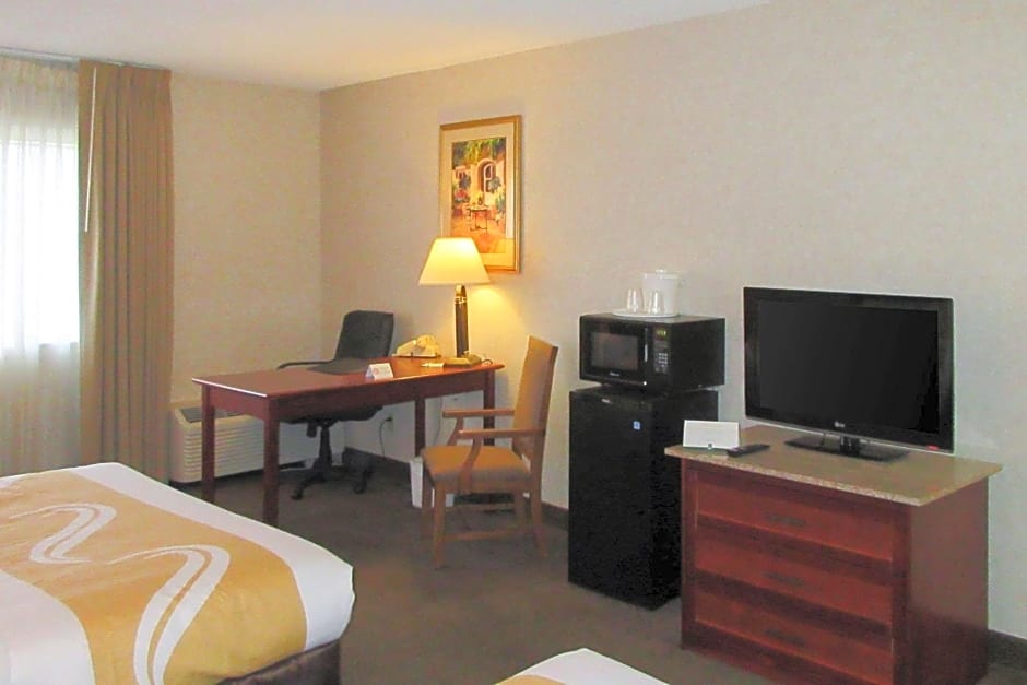 Quality Inn & Suites Albuquerque Downtown - University
