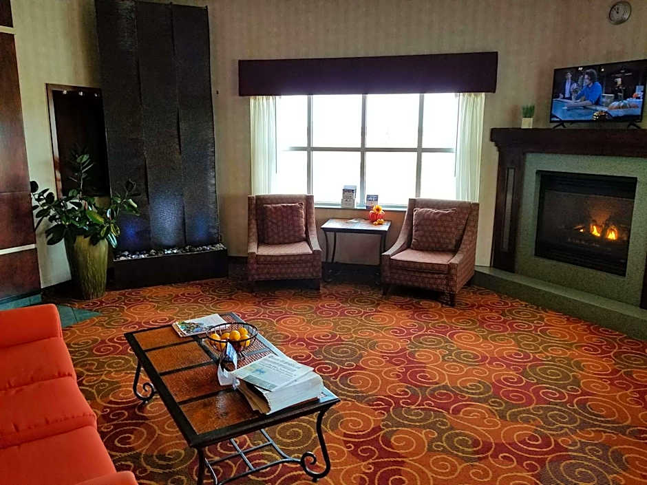 Rock Island Inn & Suites Marshalltown