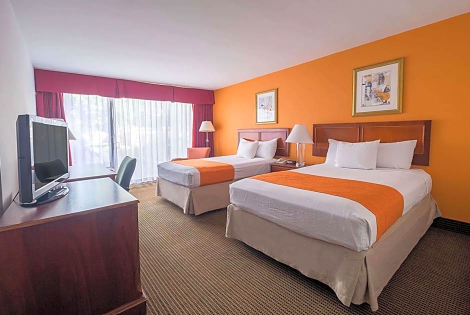 Howard Johnson Hotel&Conf Cntr by Wyndham Fullerton/Anaheim