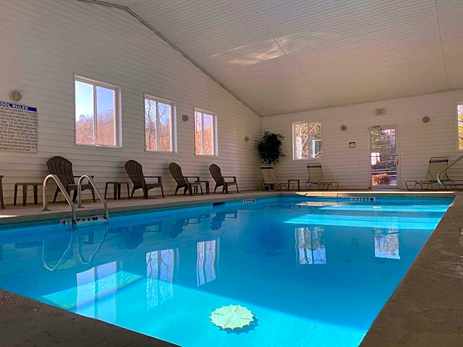 Clarion Pointe - Dillard near Blue Ridge Mountains