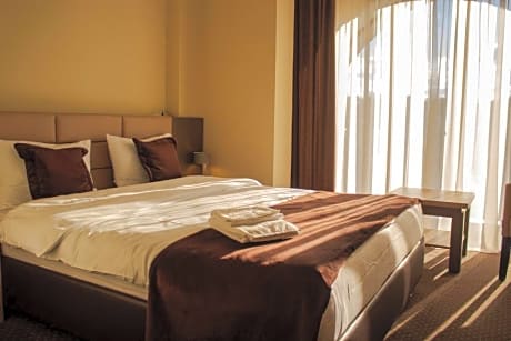 Standard Queen Capacity 1