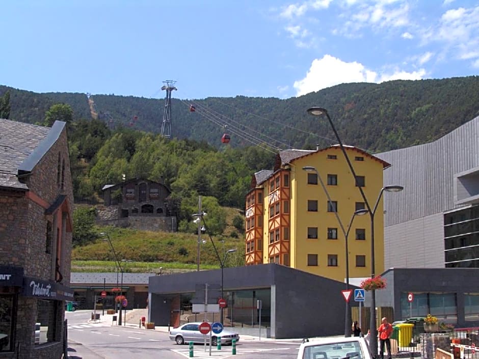Font Andorra Hostel