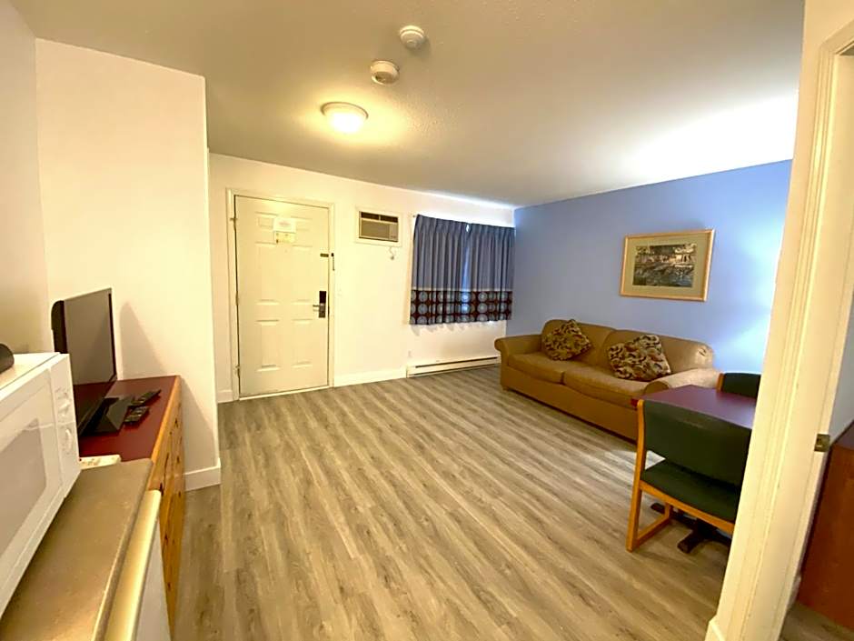 Super 8 by Wyndham Sicamous