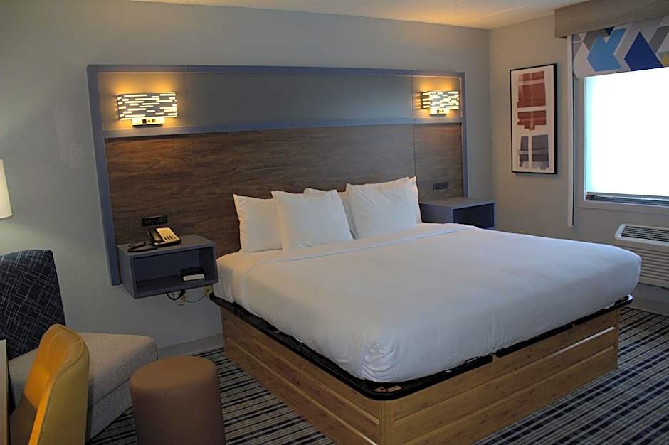 AmericInn by Wyndham Worthington