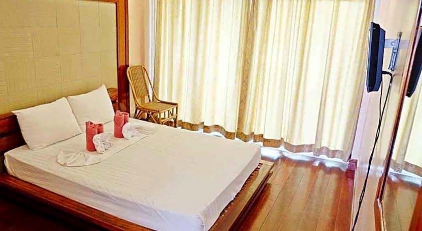 El Nido Beach Hotel