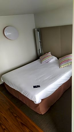 New Generation Triple Room (1 Double Bed + 1 Junior Bed)