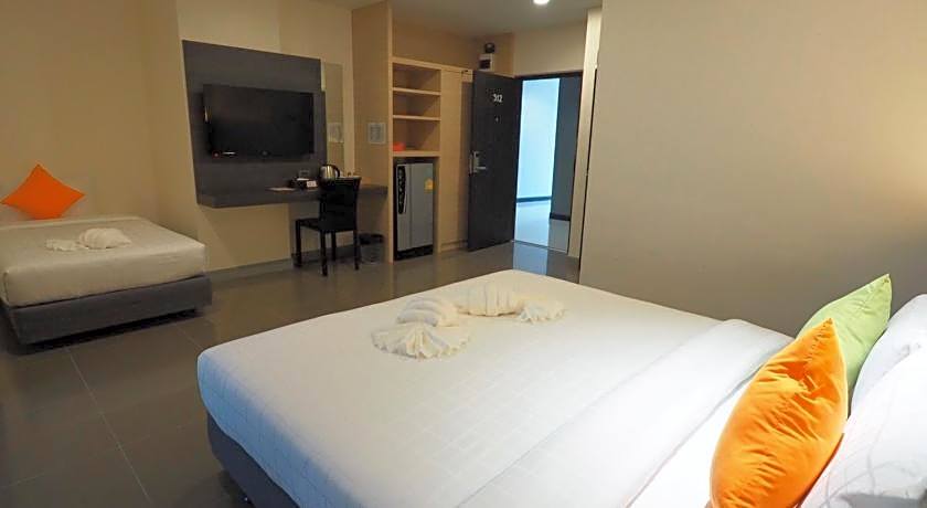 Clover Hotel Hatyai (SHA Extra Plus)