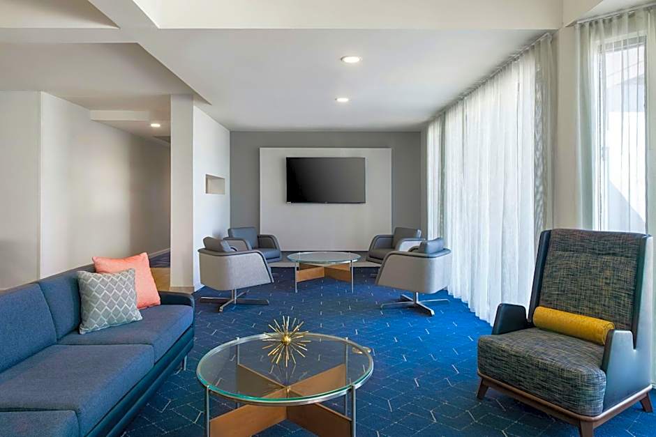 Courtyard by Marriott Phoenix Airport