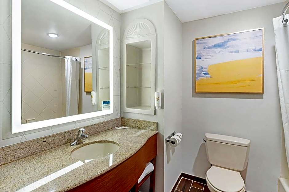 Comfort Suites East Brunswick - South River