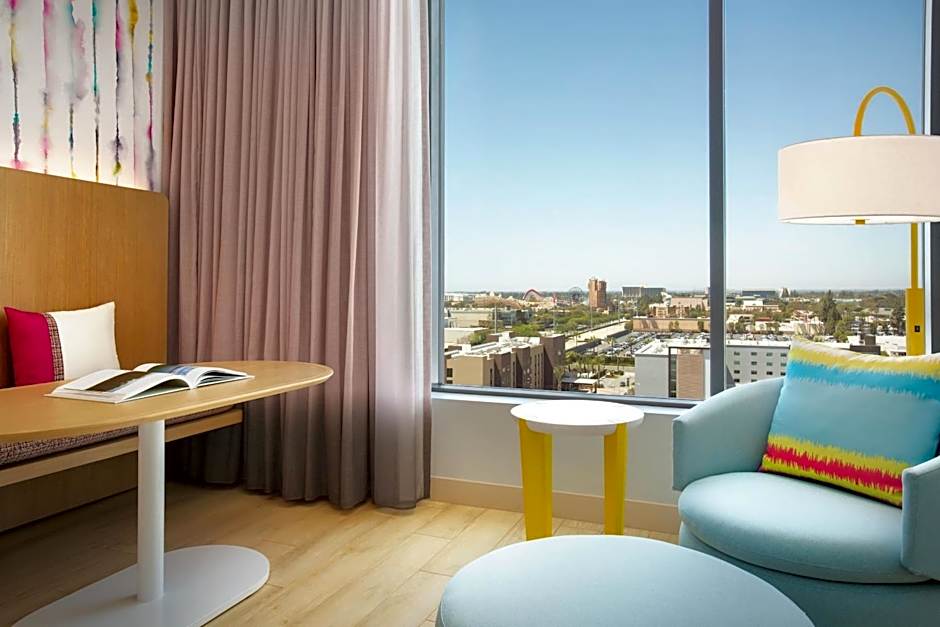 The Viv Hotel, Anaheim, a Tribute Portfolio Hotel