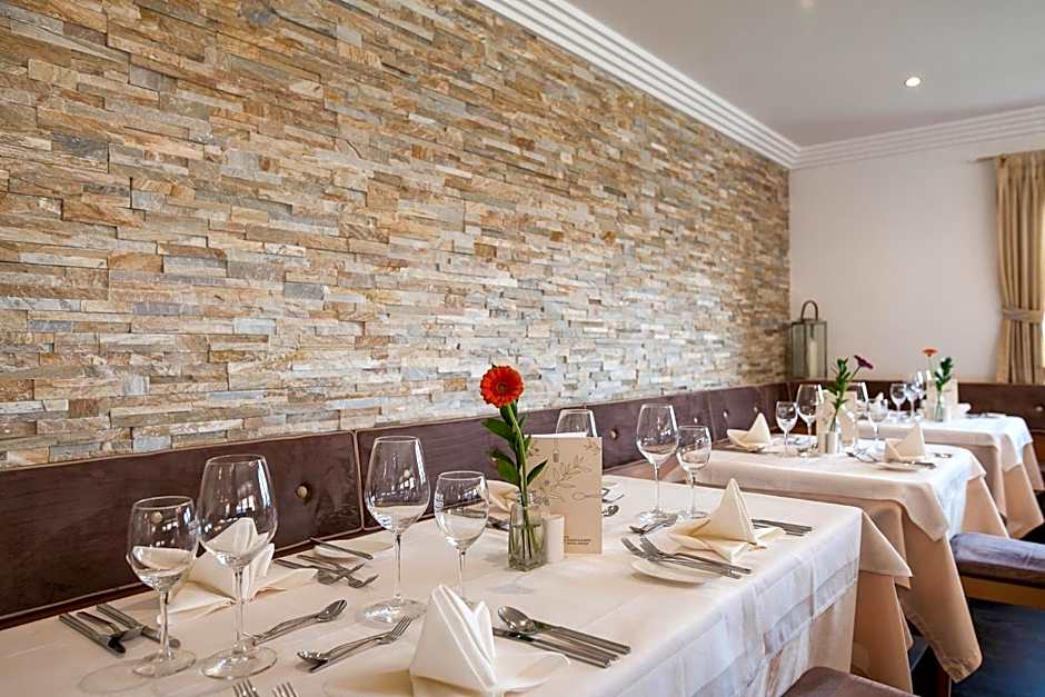 Oliven- & Genusshotel Hirzer