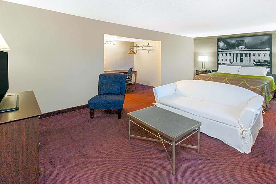 Super 8 by Wyndham Millbury/Toledo