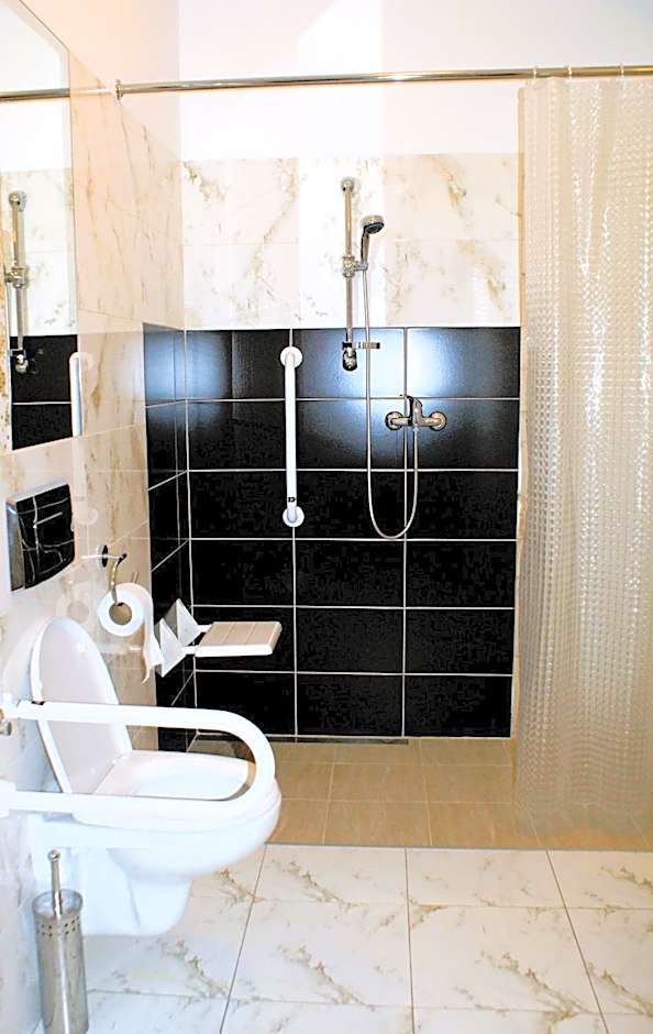 Foto 1 daripada 1 — Accessible
