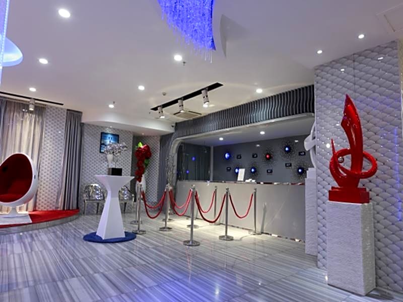Planet Hotel