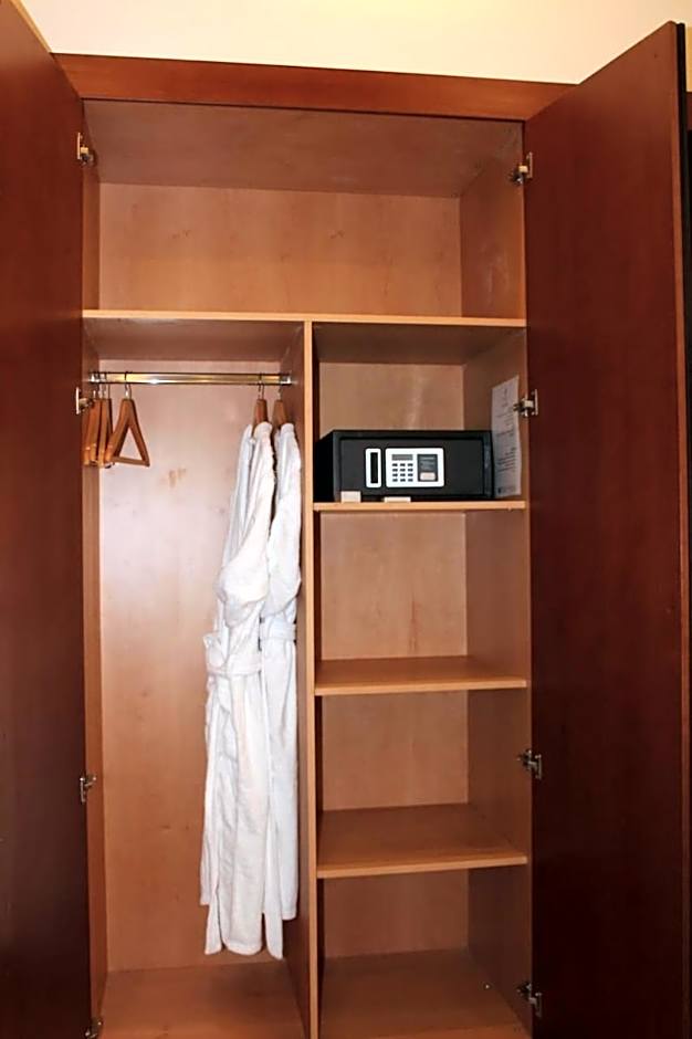 Royal Jewel Al Raml Hotel