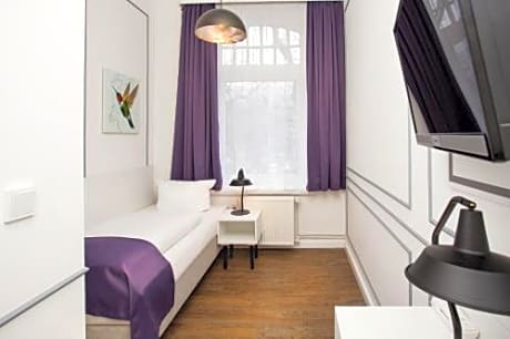 Economy Single Room with Shared Bathroom