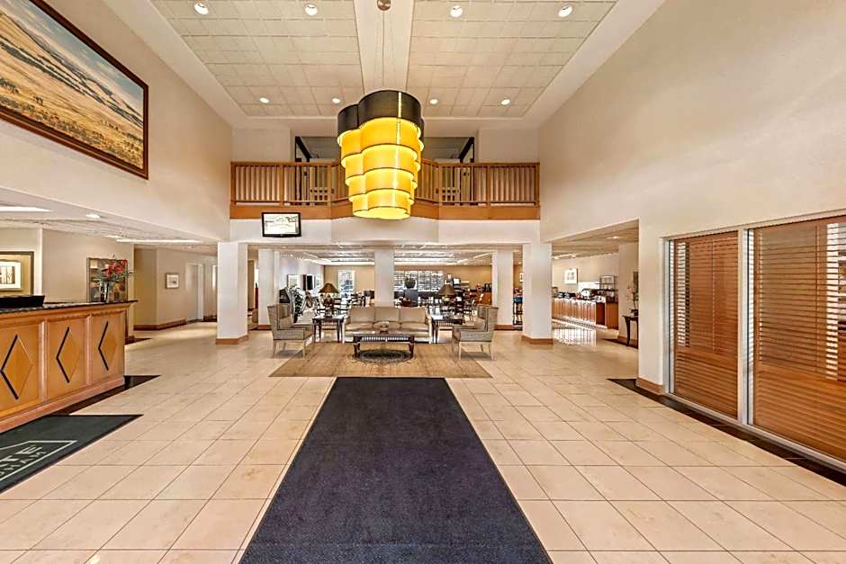 Wingate by Wyndham Calgary South