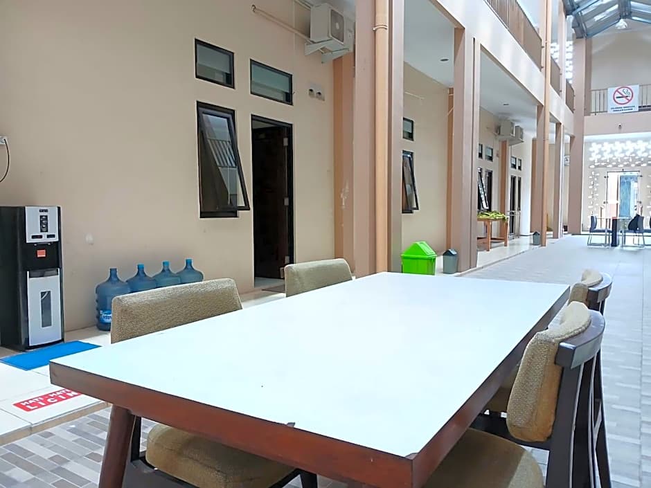 RedDoorz Syariah near Masjid Al-Aqsha Klaten