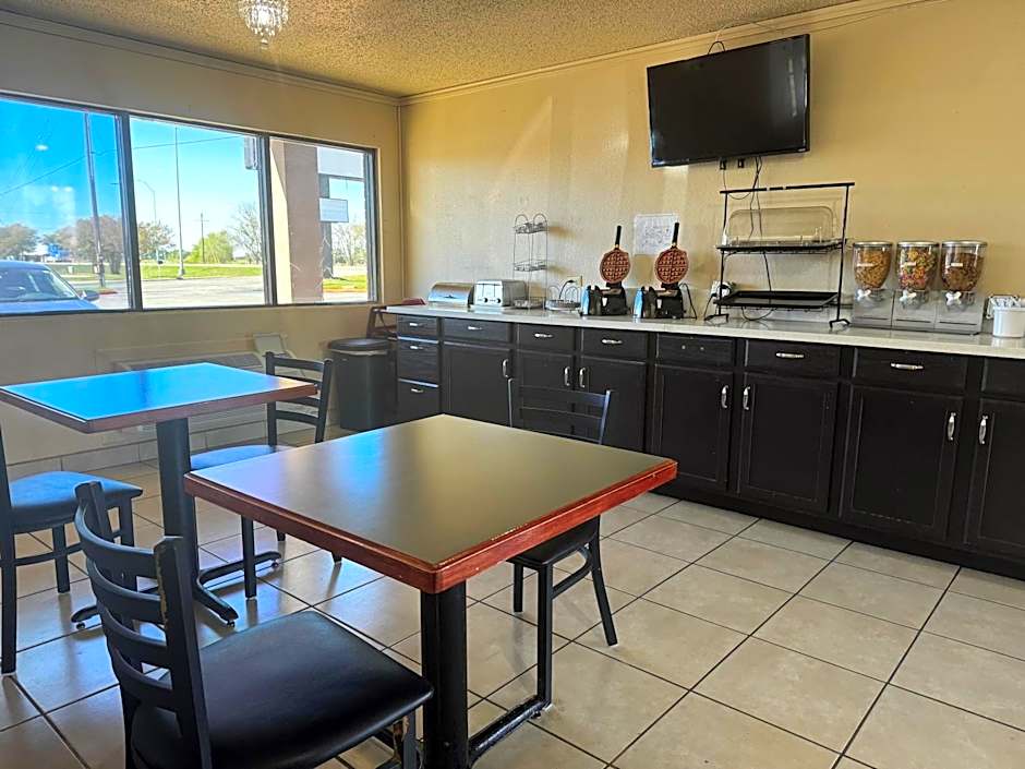 Super 8 by Wyndham Giddings