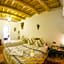 Hotel Babylon Dades