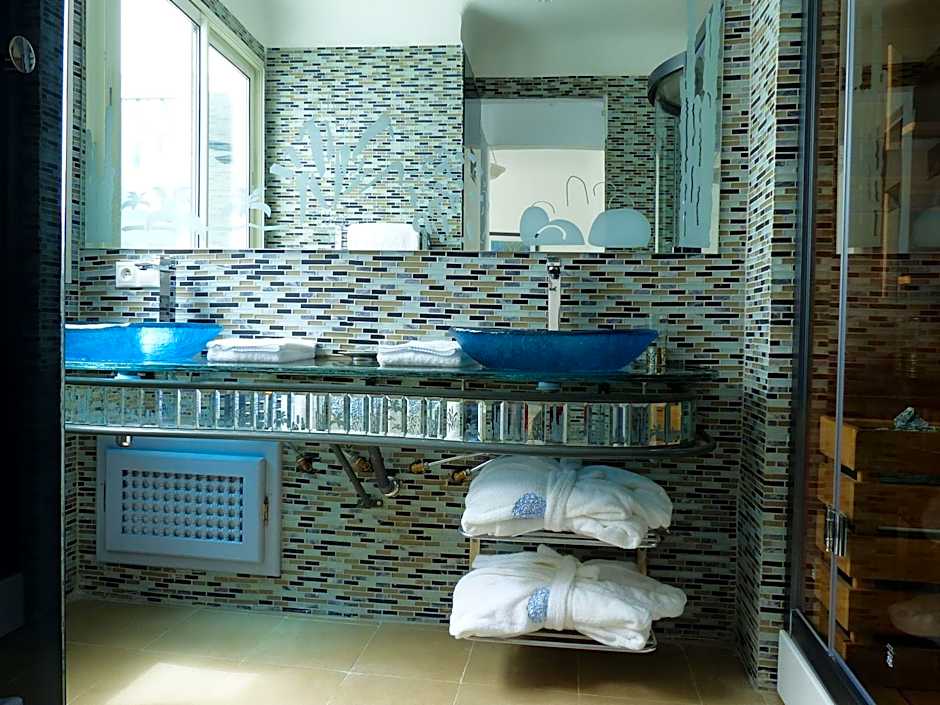 Riad Le Perroquet Bleu Suites & Spa