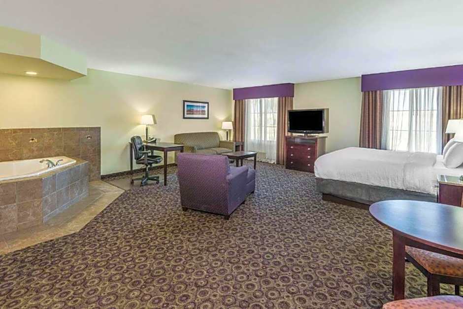 La Quinta Inn & Suites by Wyndham Las Vegas Airport South