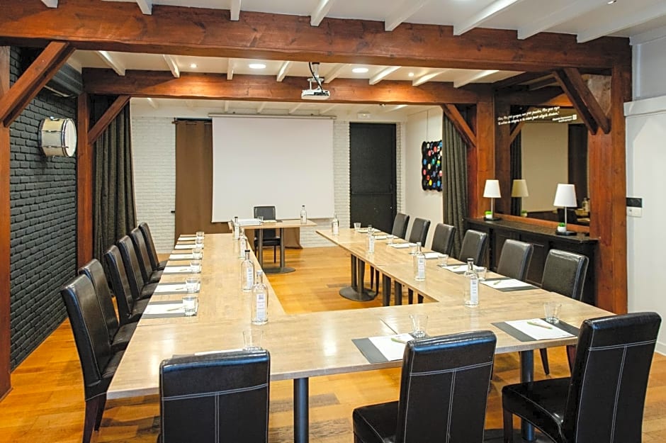 Logis Hôtel Restaurant Des Acacias Lille Neuville en Ferrain