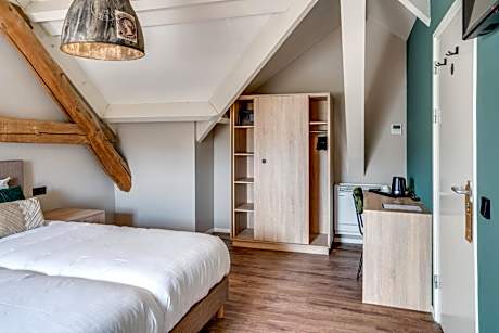 Deluxe Double Room with Bath