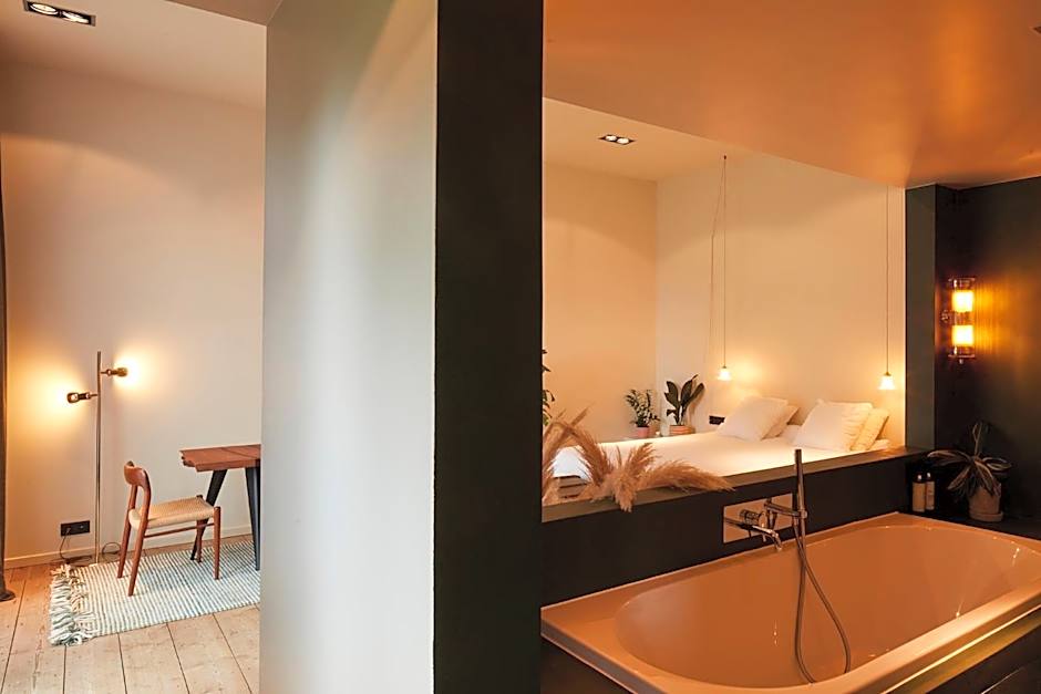 Chambre d'Amis by Alix